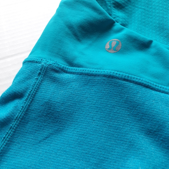 Lululemon Pranayama Surge Aqua Blue Racerback Active Tank-Top Twist Front Sz 6 - Picture 16 of 16